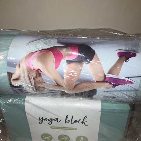 SOLD OUT NWT 2 pack Yoga Roller/Square Blocks - Picture 5 of 13